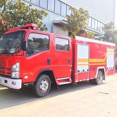 qualité  ISUZU 4X2 700P Fire Fighting Truck Small Fire Rescue Truck 4cbm 5cbm usine
