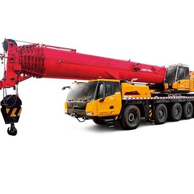 Équipement de construction de grues de camions mobiles de 25 tonnes avec une capacité de réservoir de carburant de 400 à 500 litres