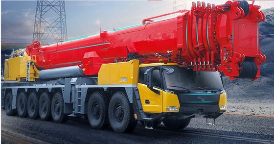 Équipement de construction de grues de camions mobiles de 25 tonnes avec une capacité de réservoir de carburant de 400 à 500 litres