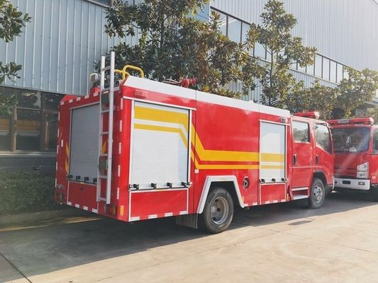ISUZU 4X2 700P camion de lutte contre les incendies petit camion de sauvetage des incendies 4cbm 5cbm