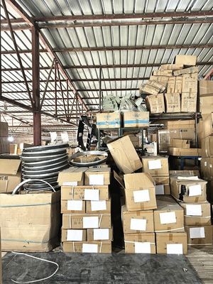 Les pièces détachées Shacman DZ95189360070 Connecteur de distribution d'air en plastique à sept voies